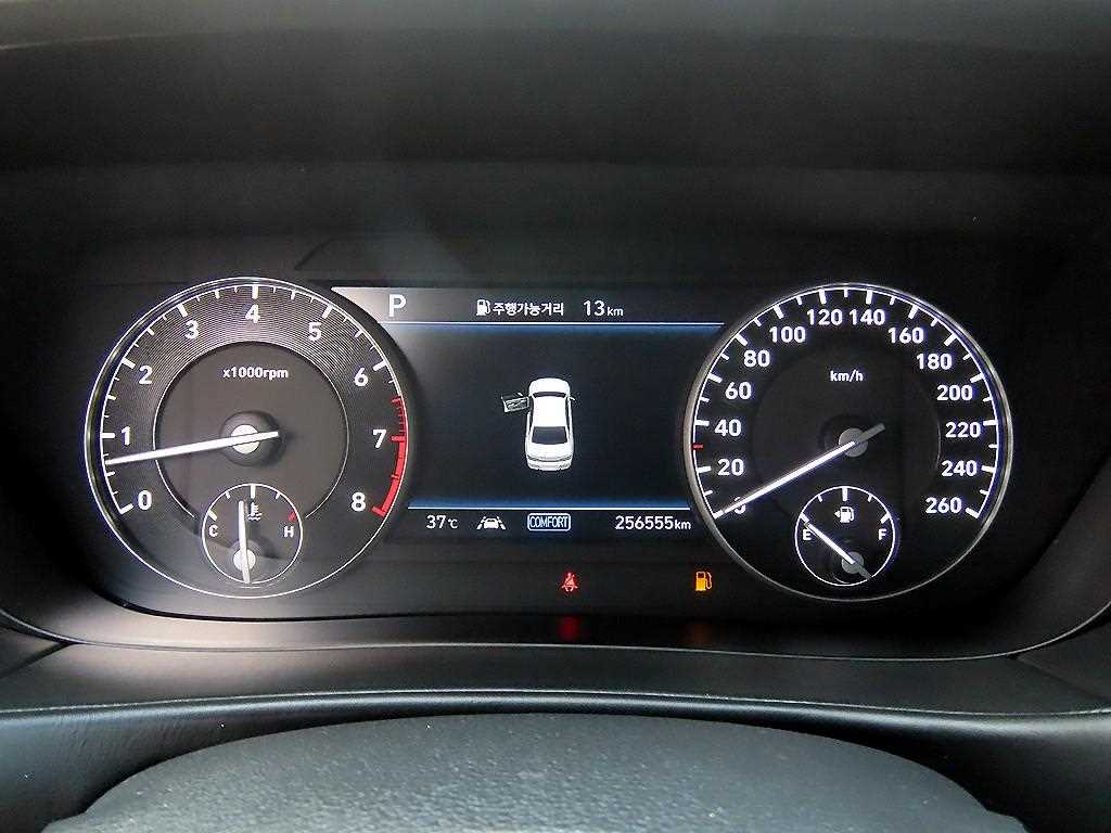 Genesis G90 — photo 09
