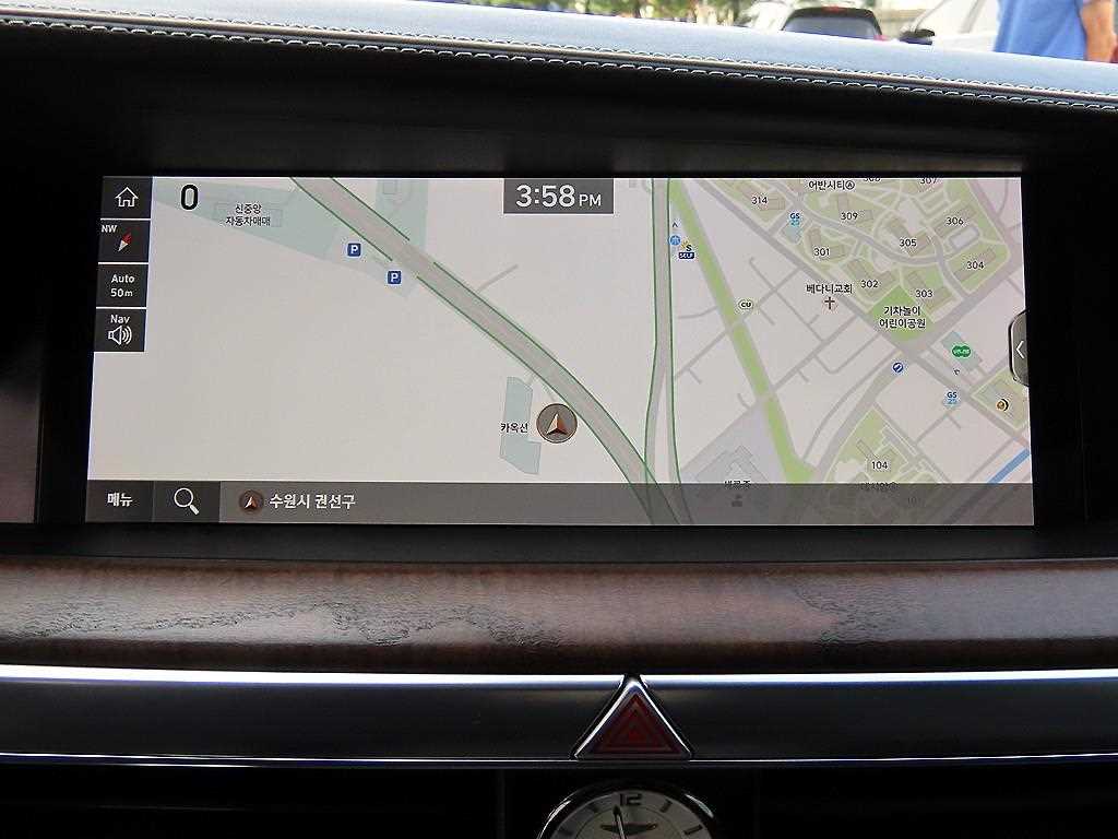 Genesis G90 — photo 13