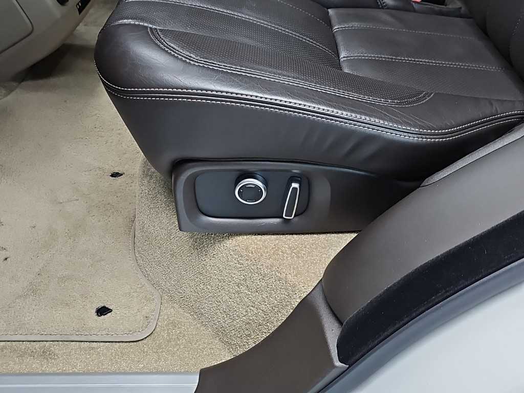Land Rover Range Rover — photo 14