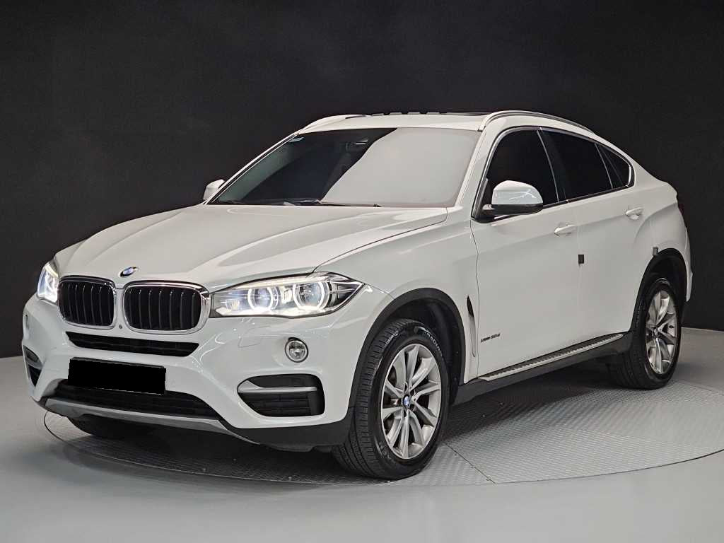 BMW X6 — photo 01