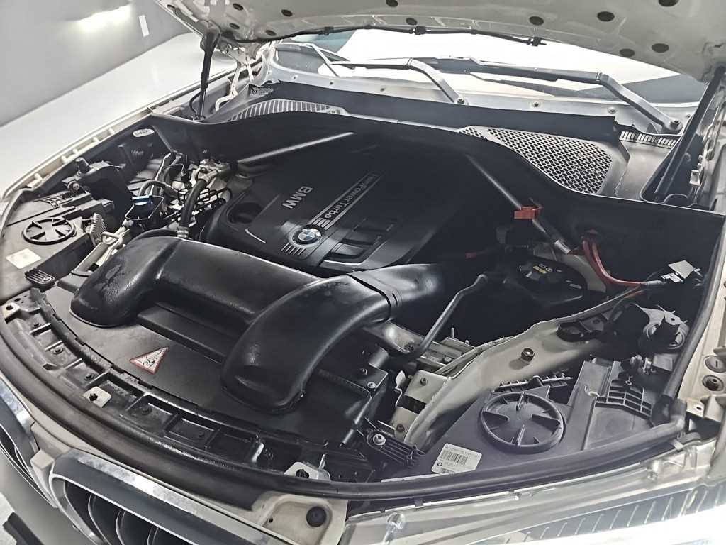 BMW X6 — photo 05