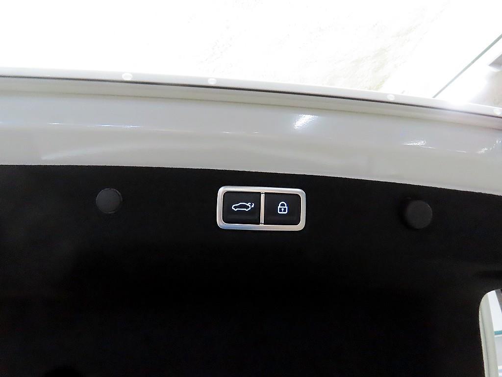 Hyundai Grandeur — photo 16