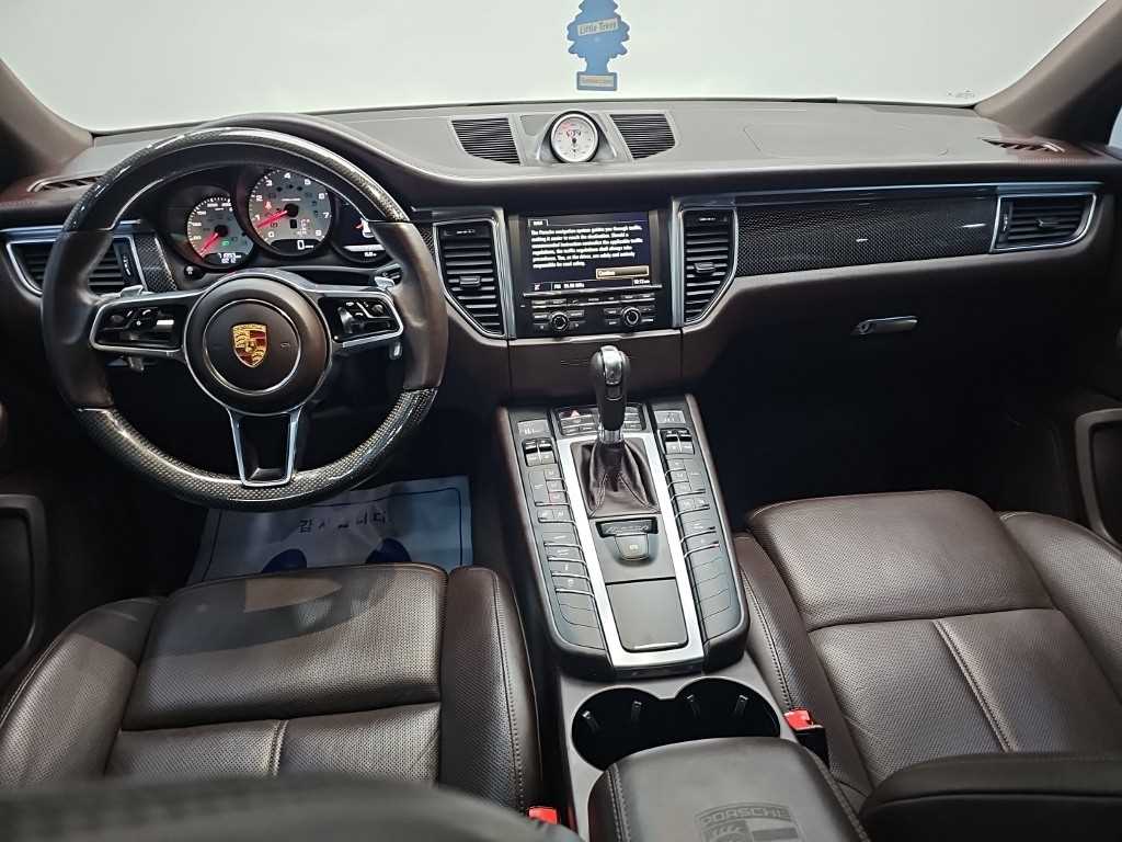 Porsche Macan — photo 07