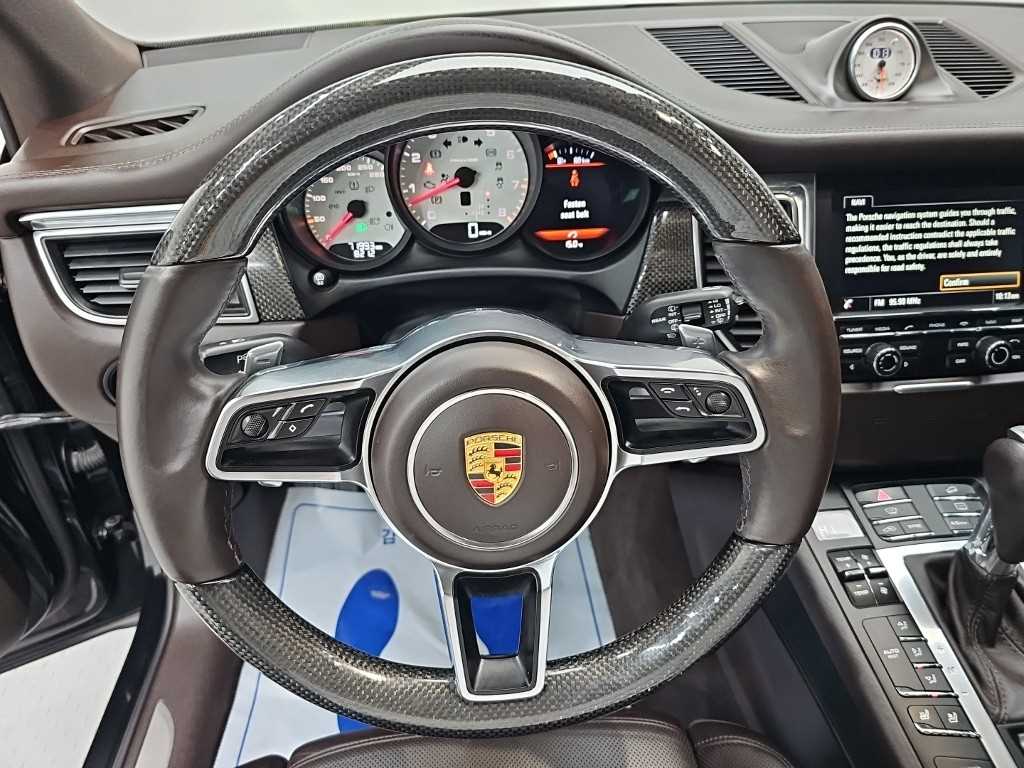Porsche Macan — photo 09