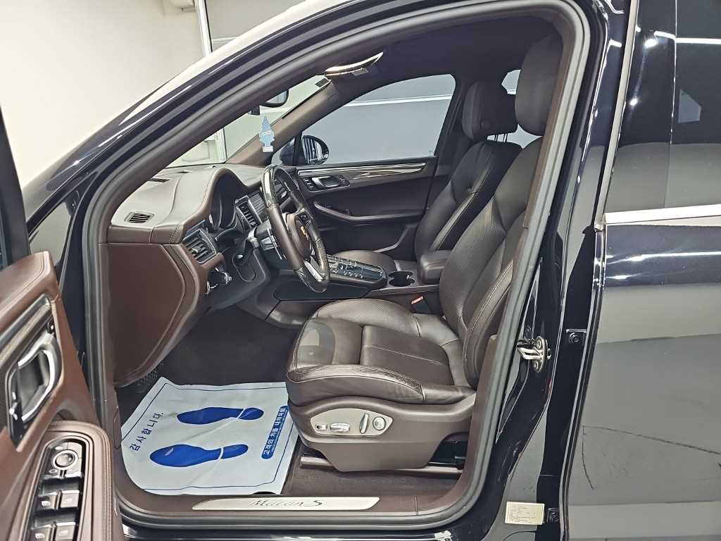 Porsche Macan — photo 11