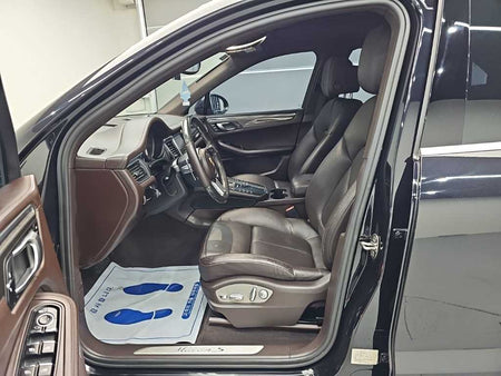 Porsche Macan — photo 11