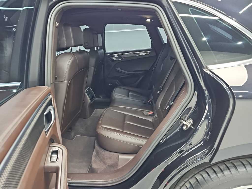Porsche Macan — photo 12