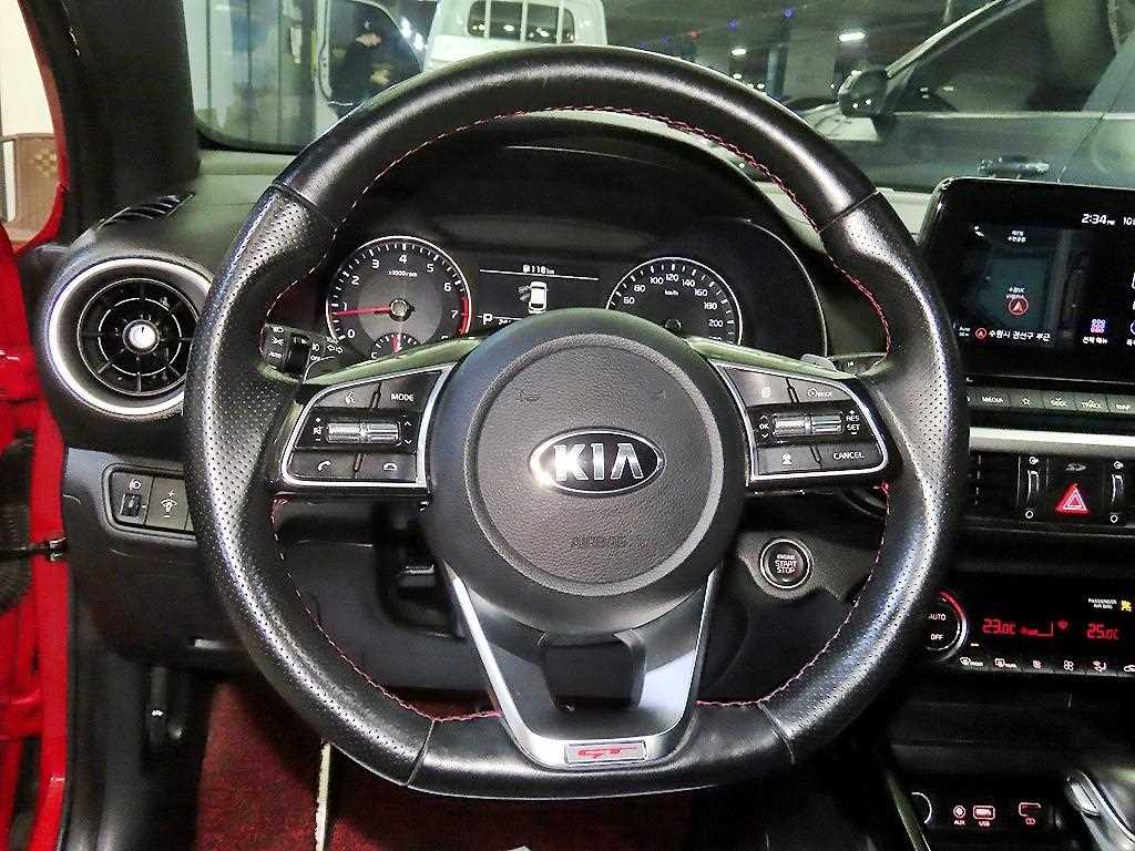 Kia K3 — photo 08