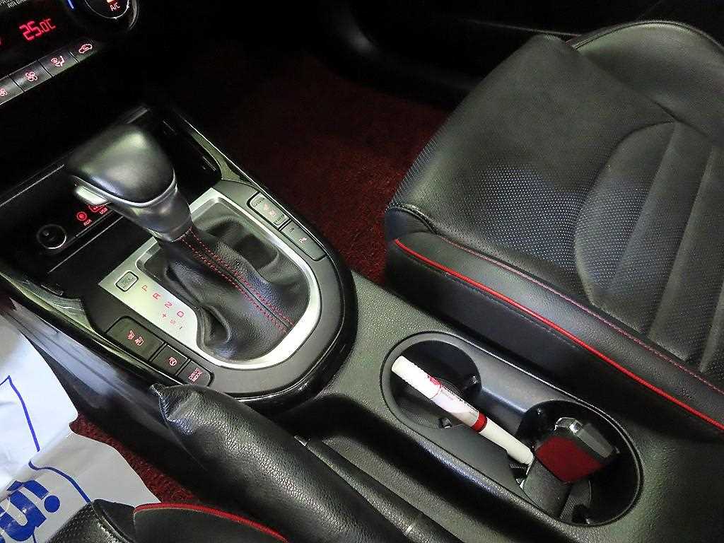 Kia K3 — photo 12