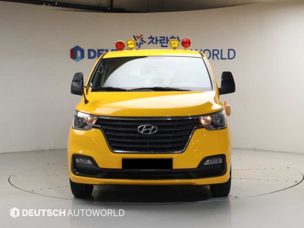 Hyundai Starex — photo 03