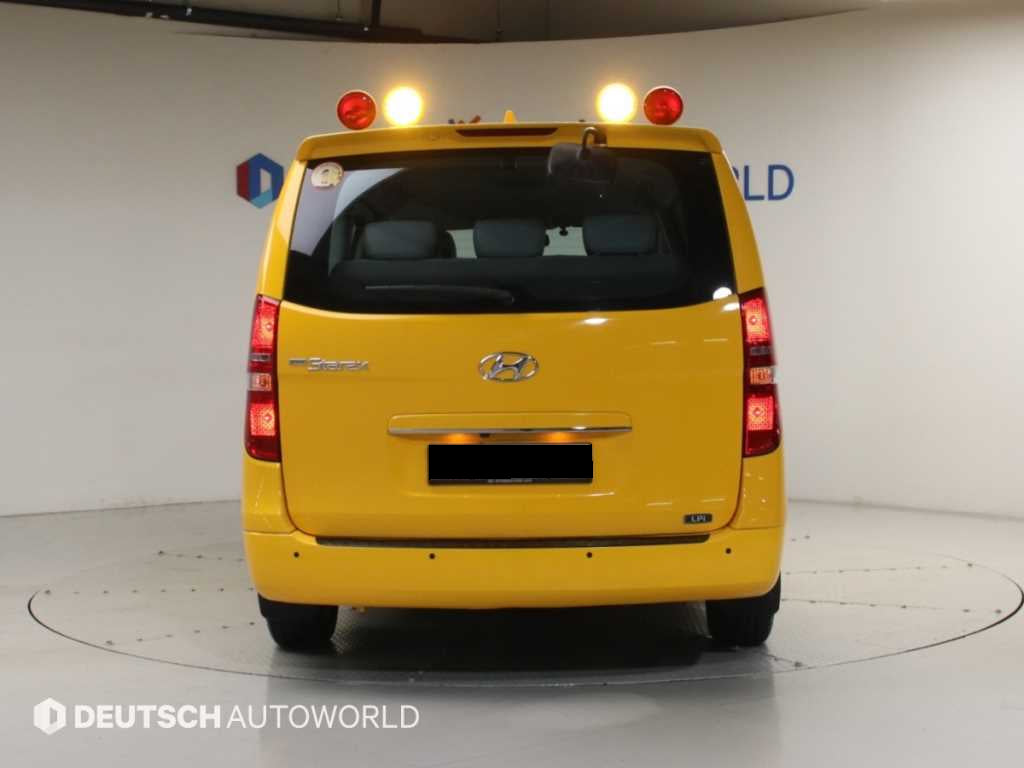 Hyundai Starex — photo 04