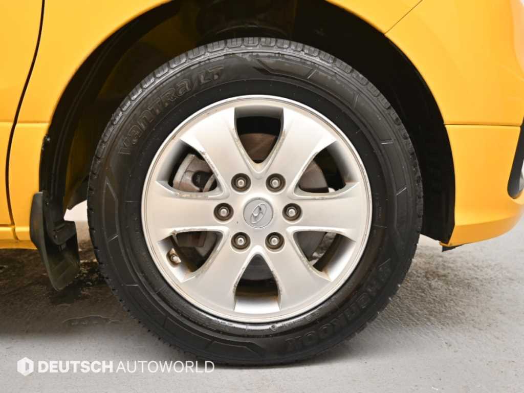 Hyundai Starex — photo 05