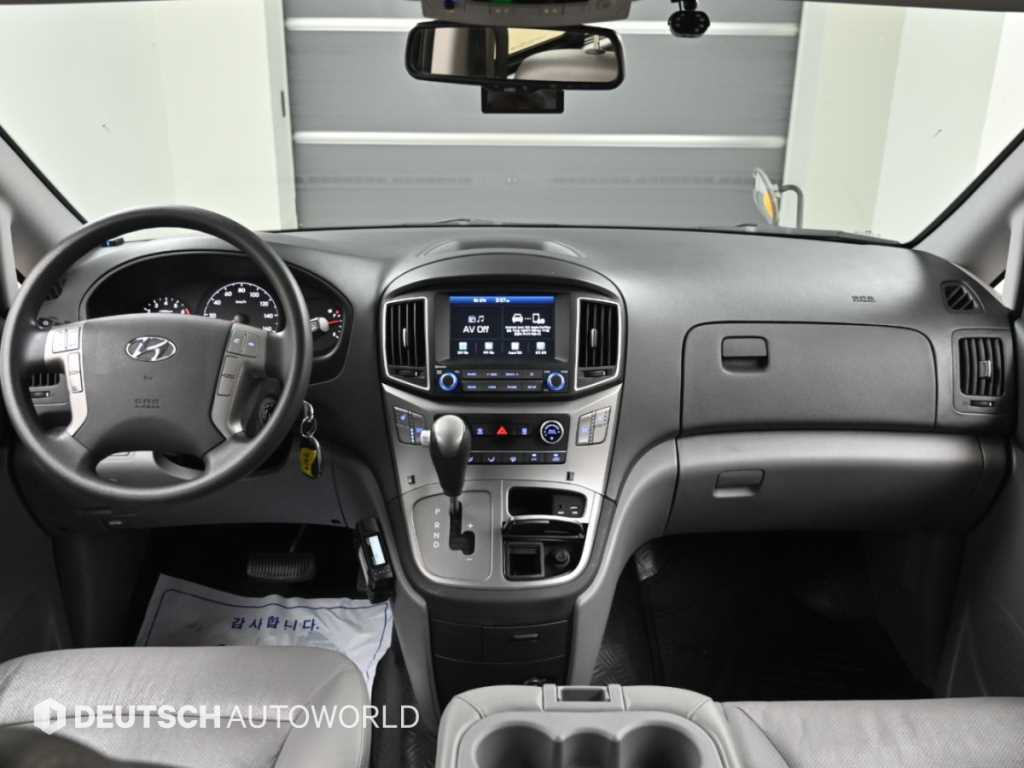 Hyundai Starex — photo 07