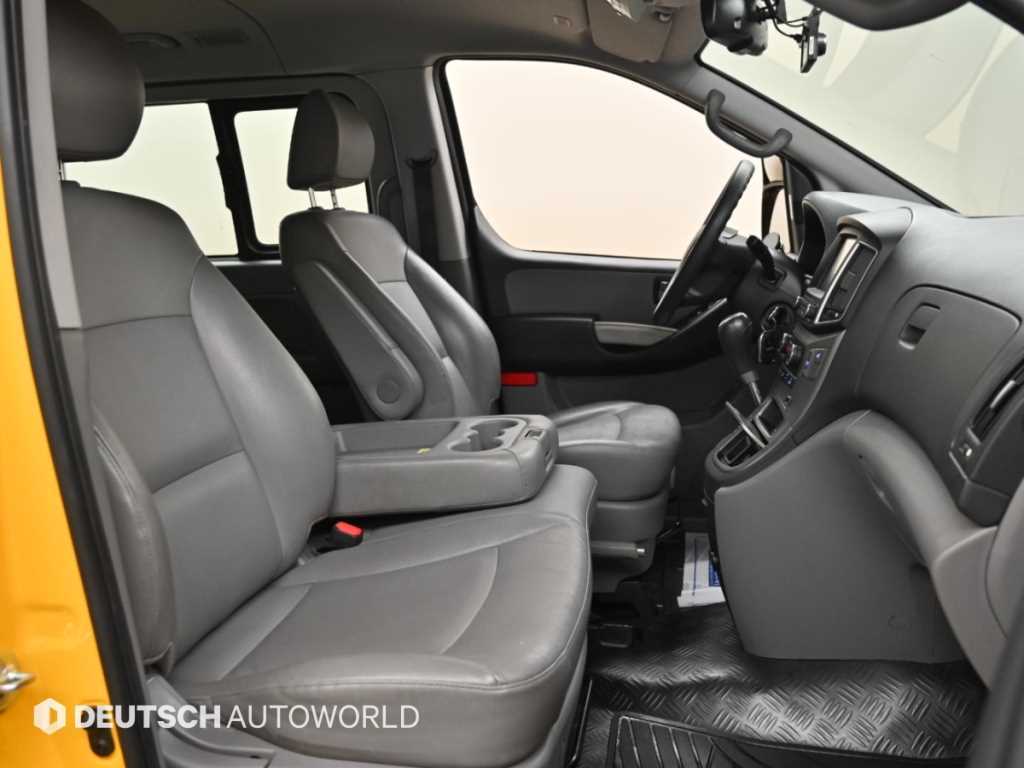 Hyundai Starex — photo 10