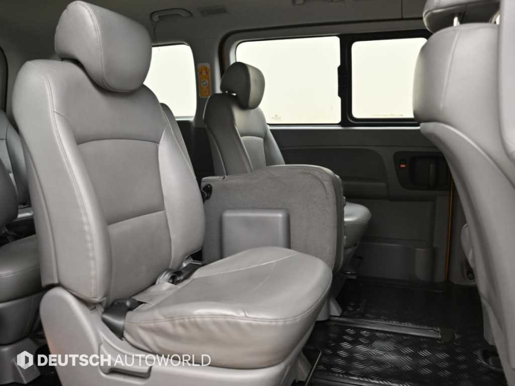 Hyundai Starex — photo 12