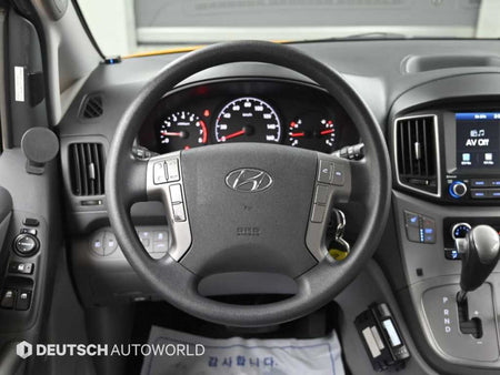 Hyundai Starex — photo 13