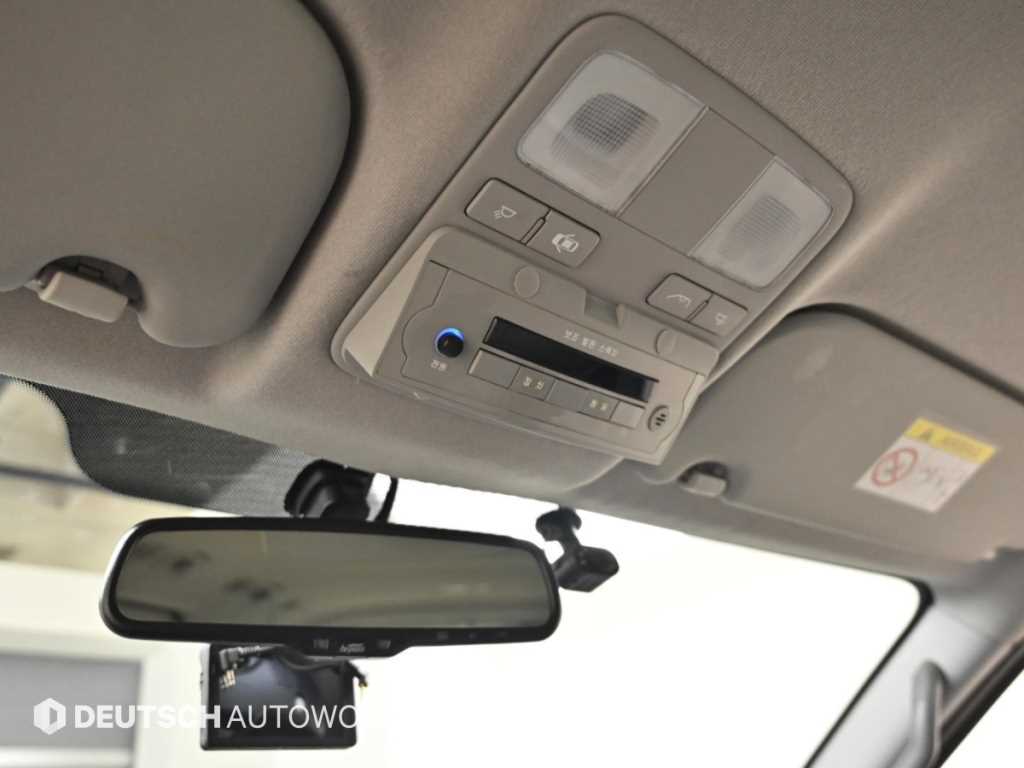 Hyundai Starex — photo 18
