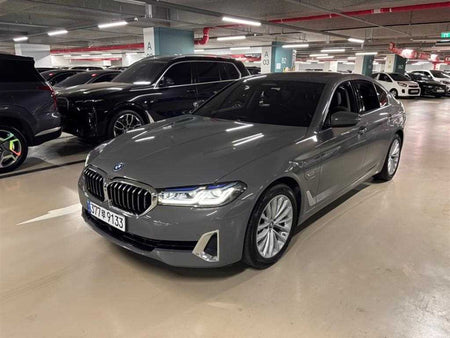 BMW 5-Series — photo 03