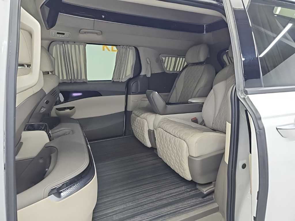 Kia Carnival — photo 12