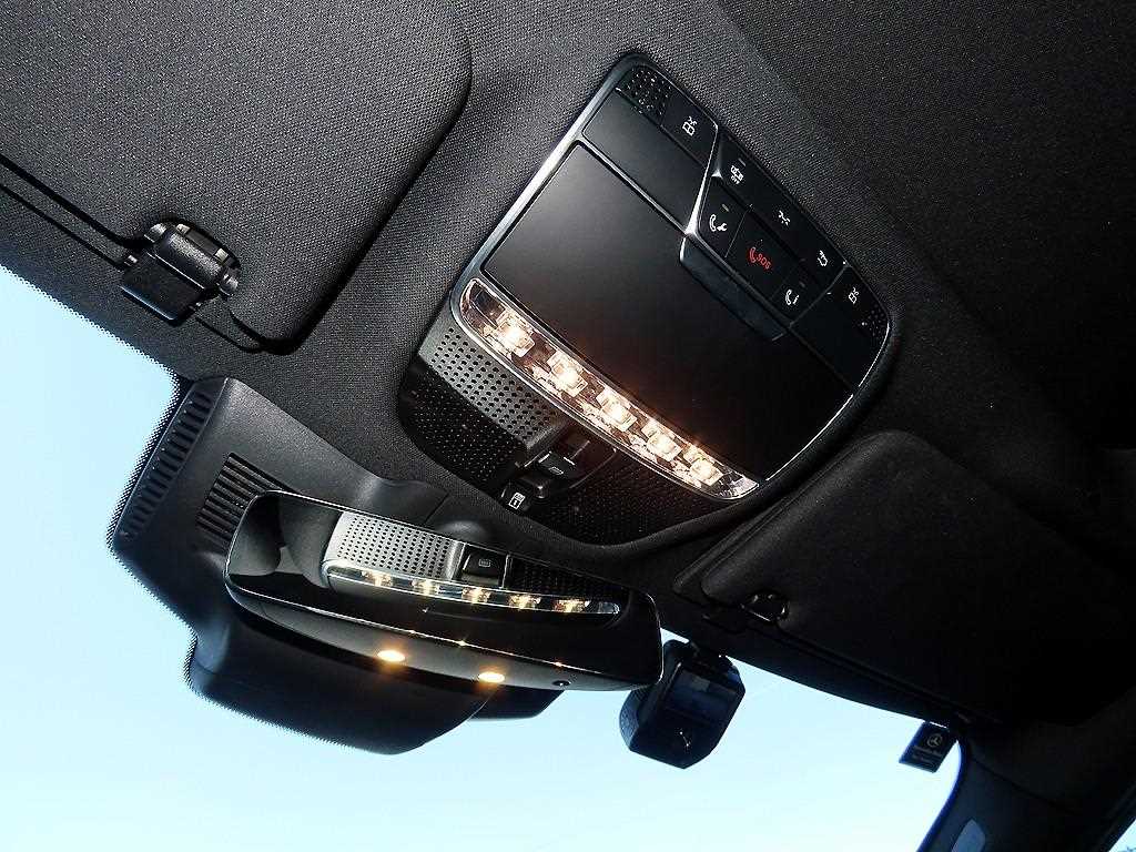 Mercedes-Benz S-Class — photo 14
