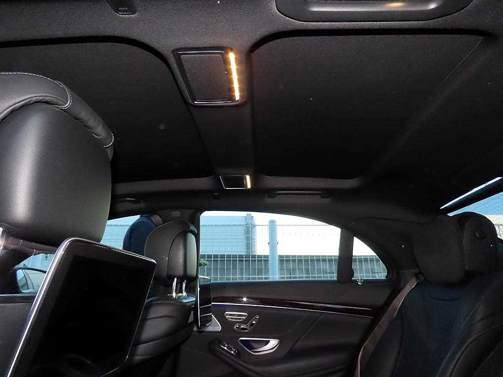 Mercedes-Benz S-Class — photo 16
