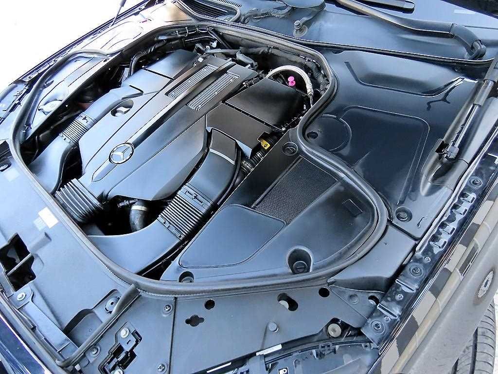 Mercedes-Benz S-Class — photo 19