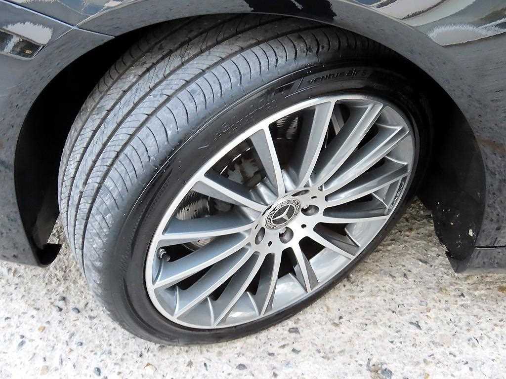 Mercedes-Benz S-Class — photo 20