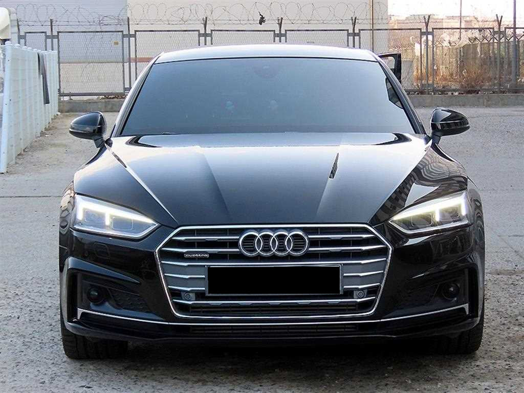 Audi A5 — photo 01