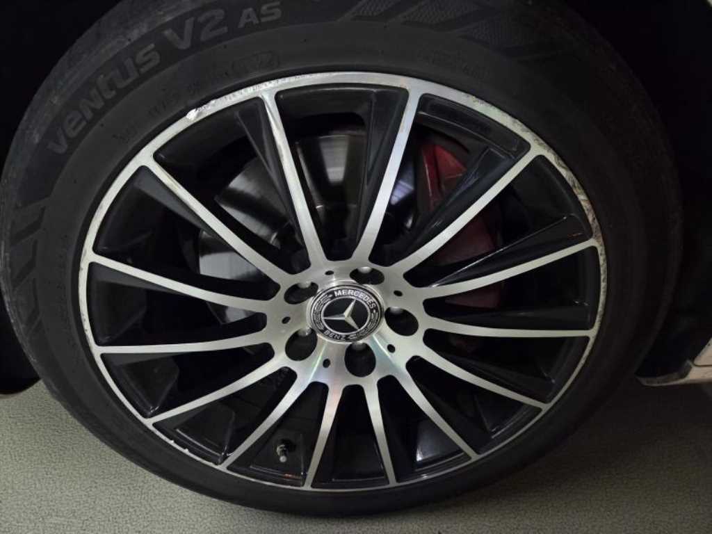 Mercedes-Benz E-Class — photo 03