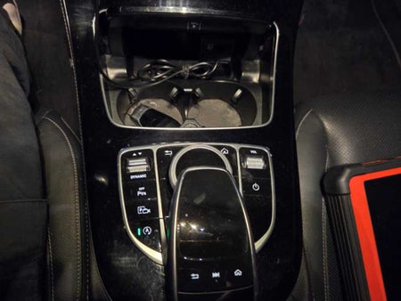 Mercedes-Benz E-Class — photo 09