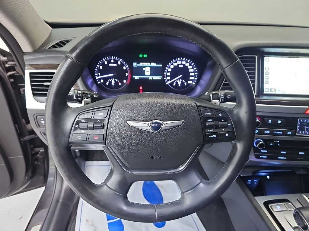 Genesis G80 — photo 09