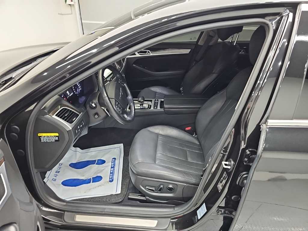 Genesis G80 — photo 11