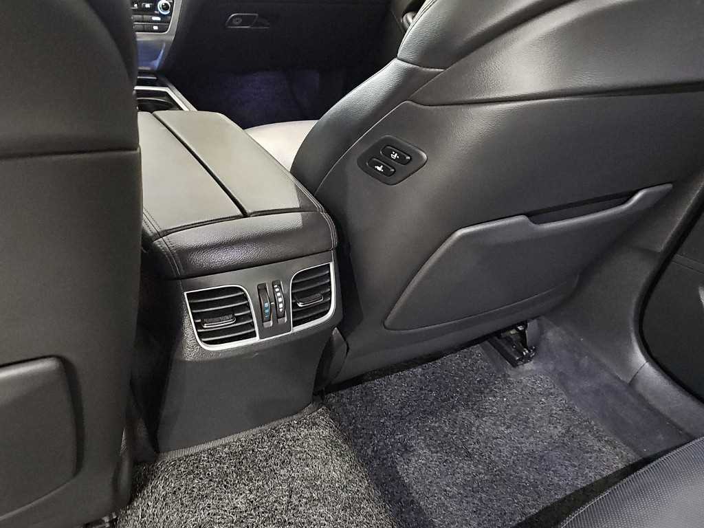 Genesis G80 — photo 13