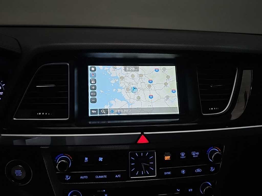 Genesis G80 — photo 15
