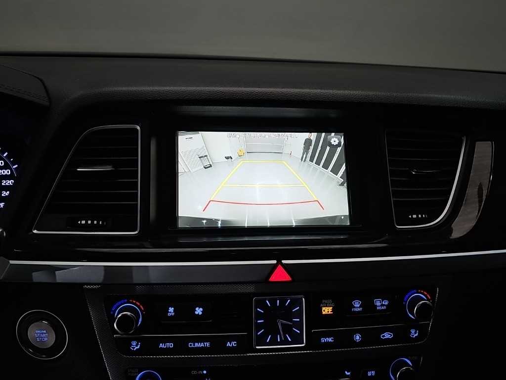Genesis G80 — photo 16