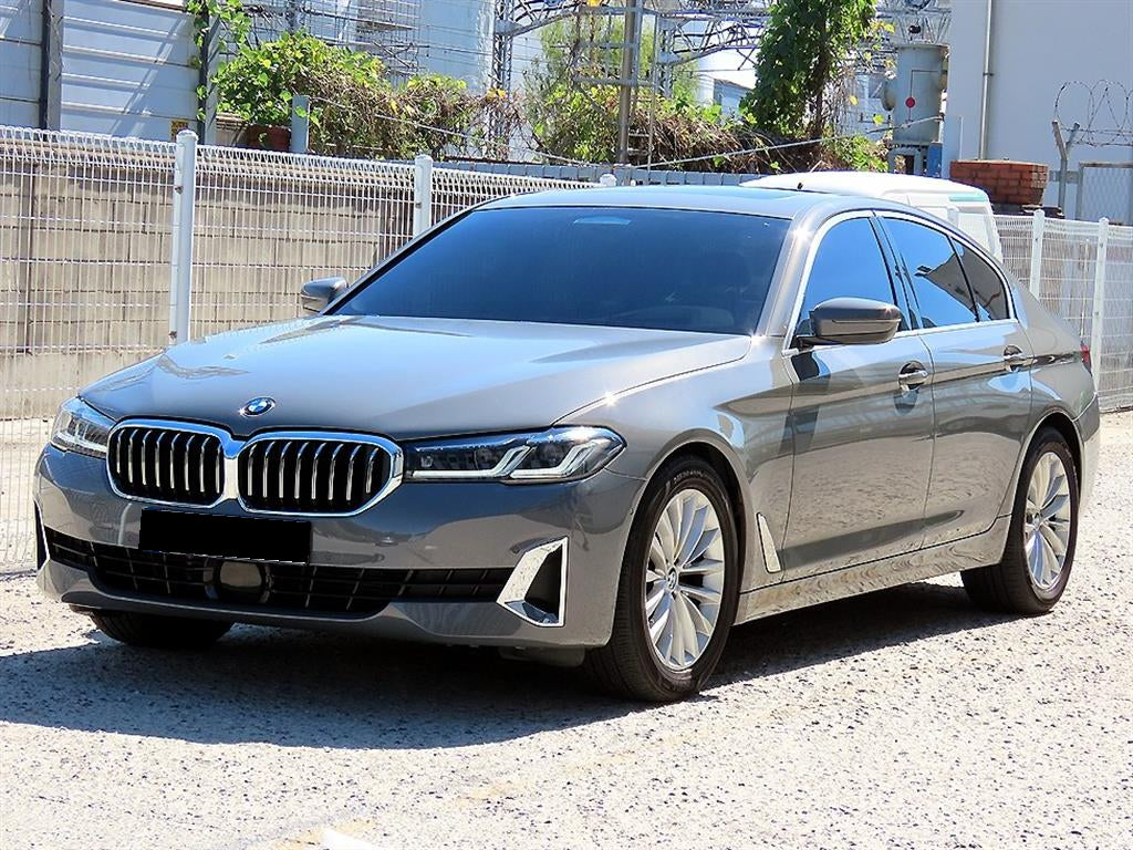 BMW 5-Series — photo 02