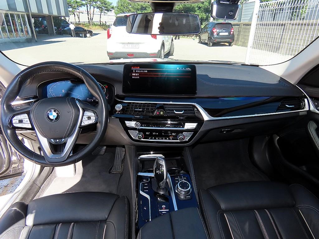 BMW 5-Series — photo 07
