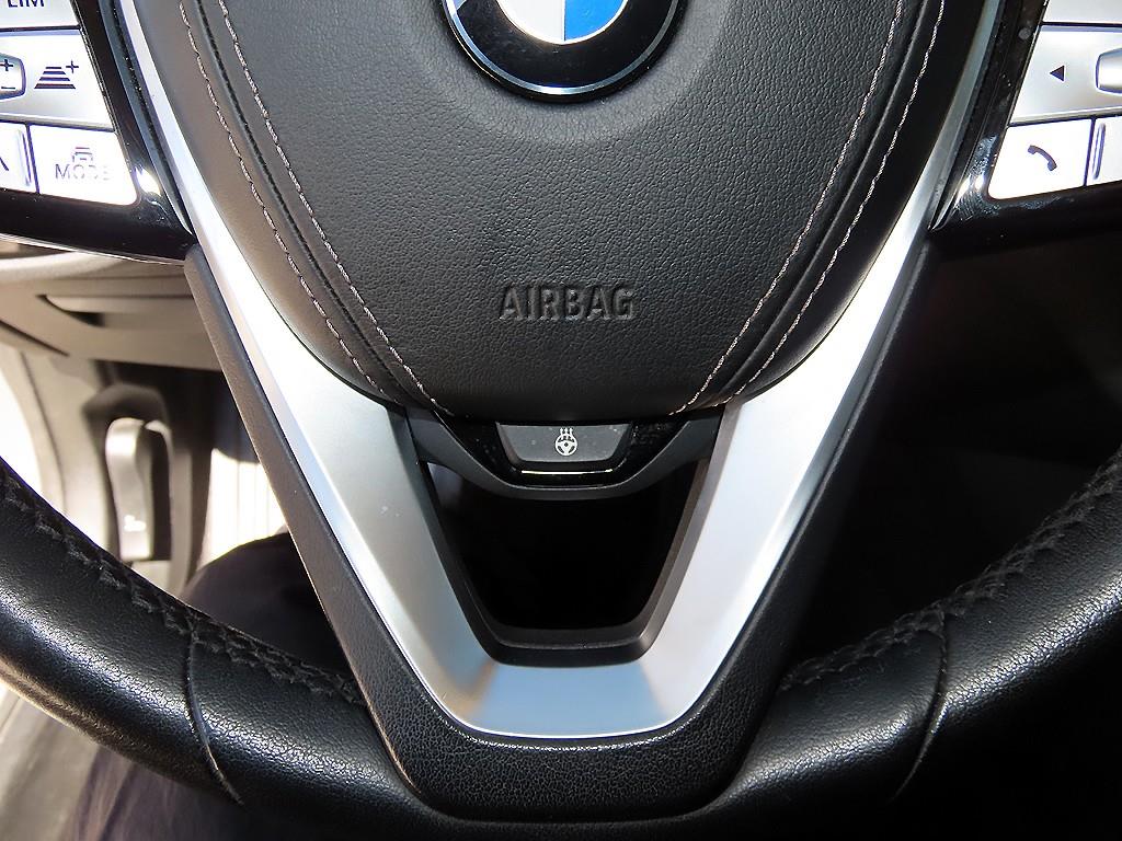 BMW 5-Series — photo 10