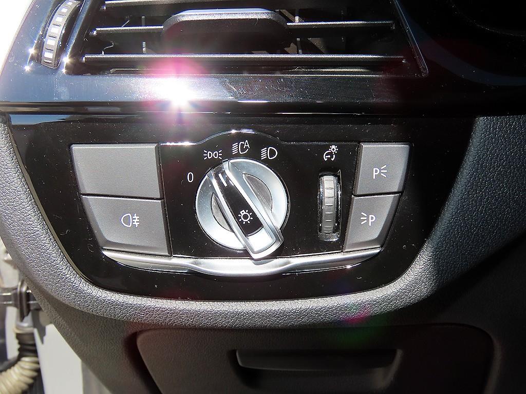 BMW 5-Series — photo 13