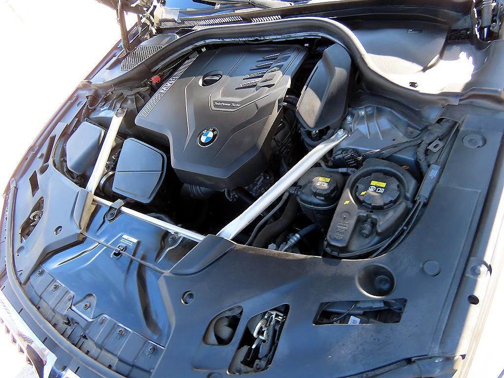 BMW 5-Series — photo 19