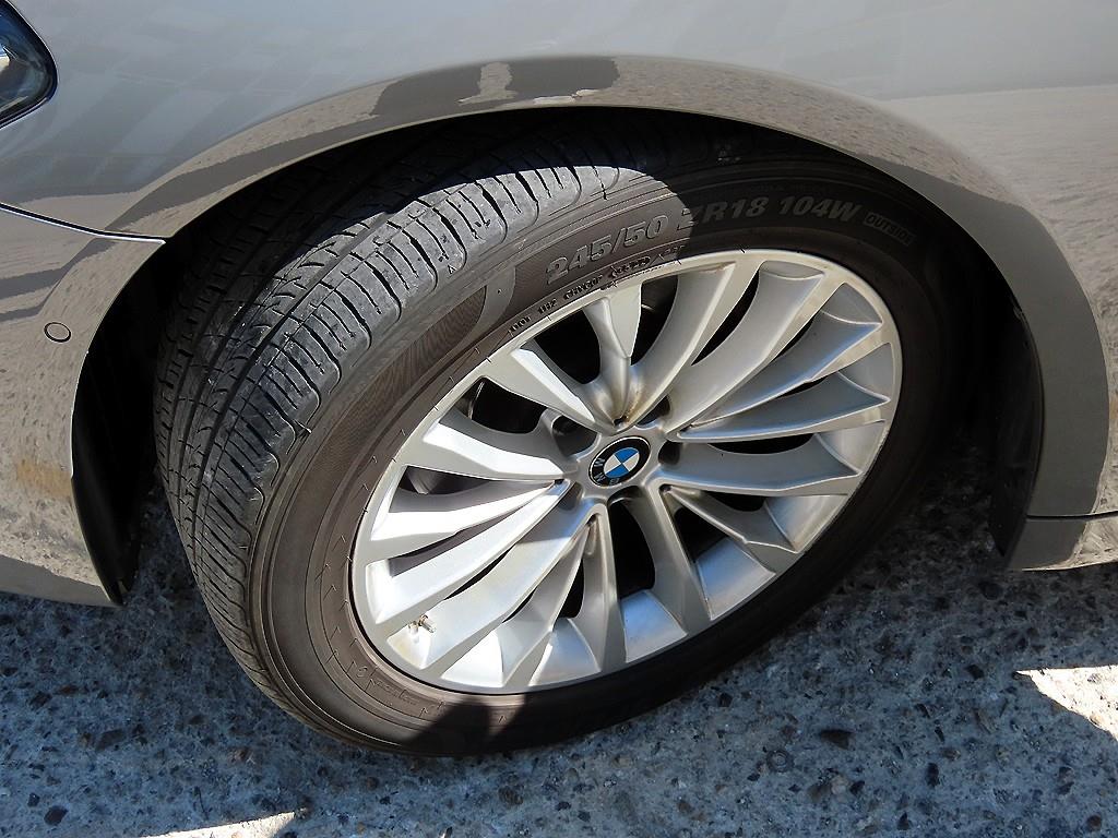BMW 5-Series — photo 20
