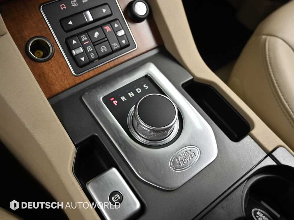 Land Rover Discovery — photo 09