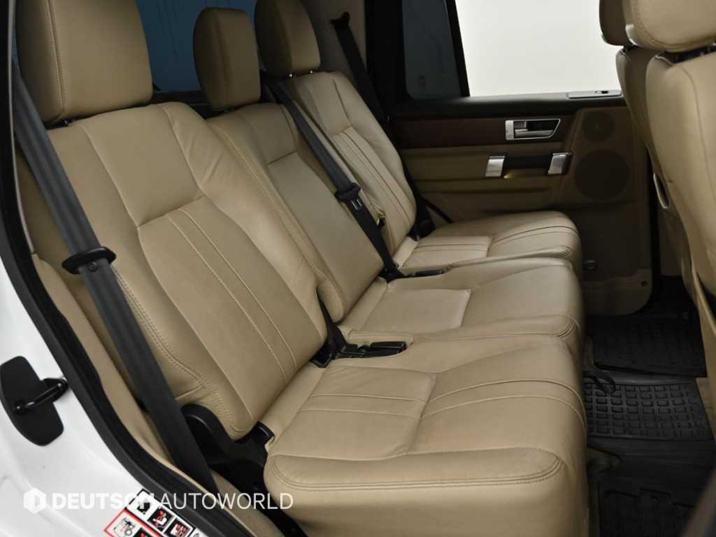Land Rover Discovery — photo 12