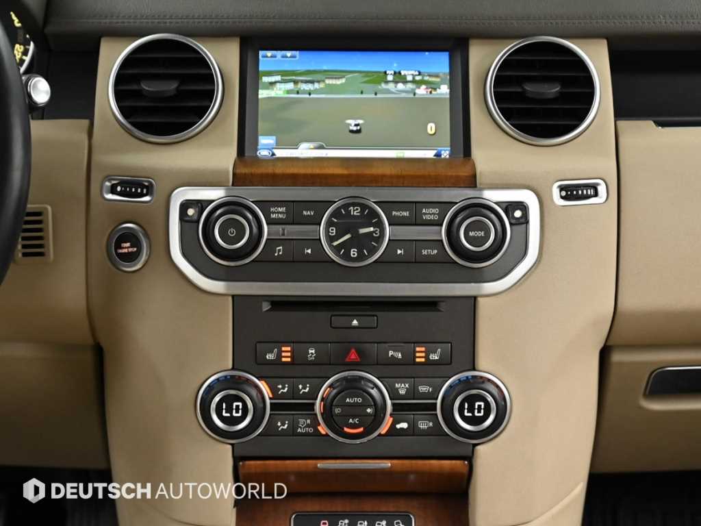 Land Rover Discovery — photo 14