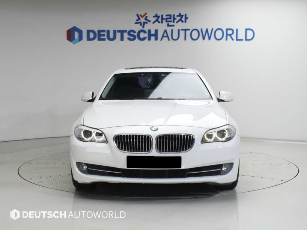 BMW 5-Series — photo 03