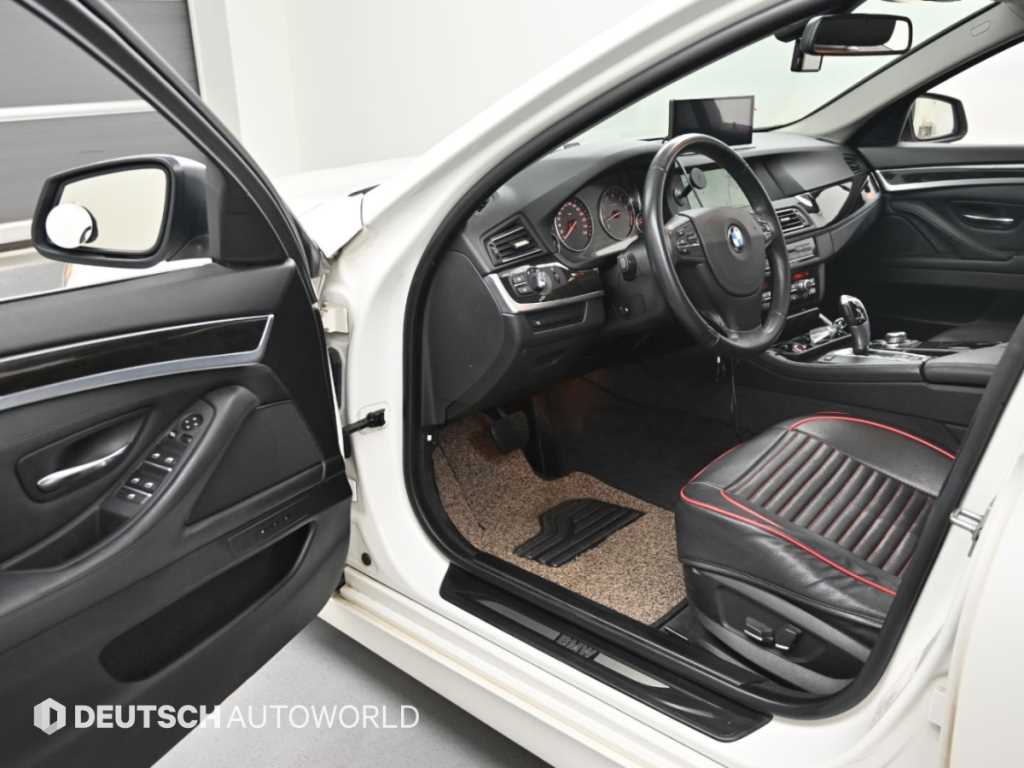 BMW 5-Series — photo 11