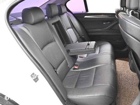 BMW 5-Series — photo 12
