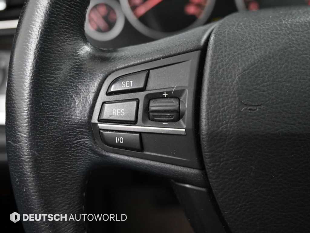 BMW 5-Series — photo 16