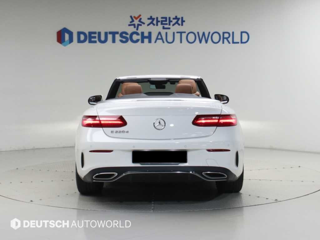Mercedes-Benz E-Class — photo 04