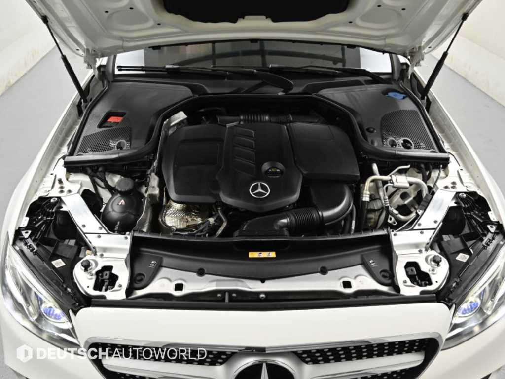 Mercedes-Benz E-Class — photo 06